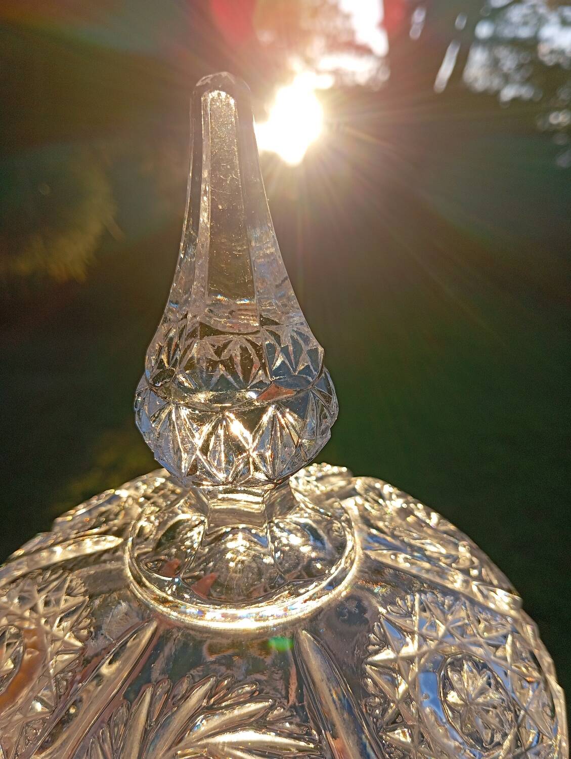 Ancienne bonbonnière / drageoir / sucrier en cristal taillé