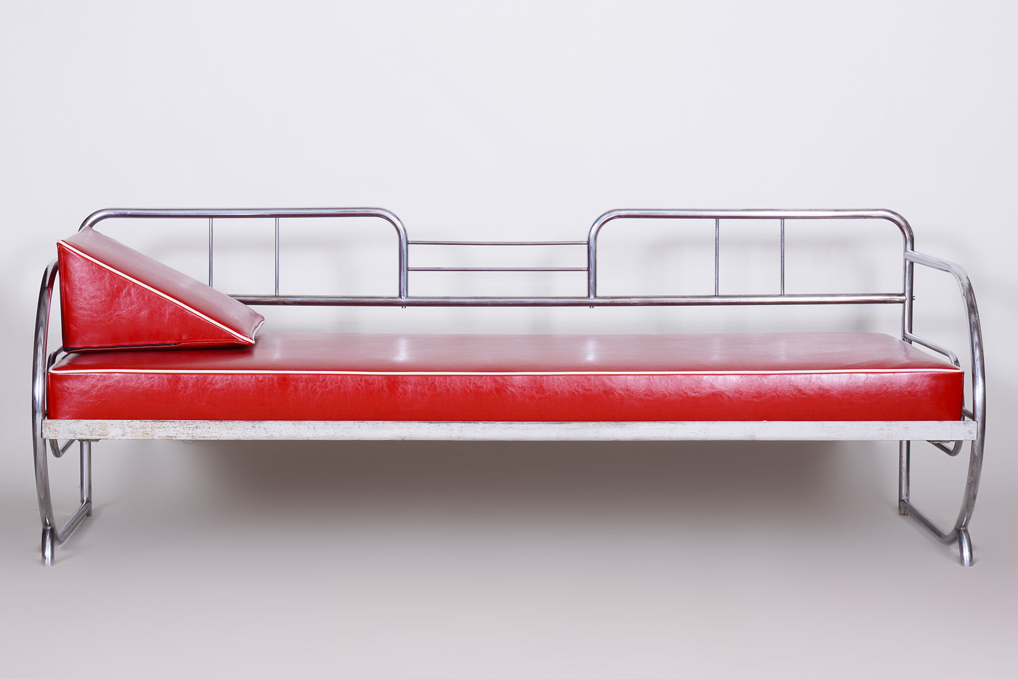 Restored Bauhaus Sofa by Robert Slezak, High-Quality Leather, Chrome, 1930s