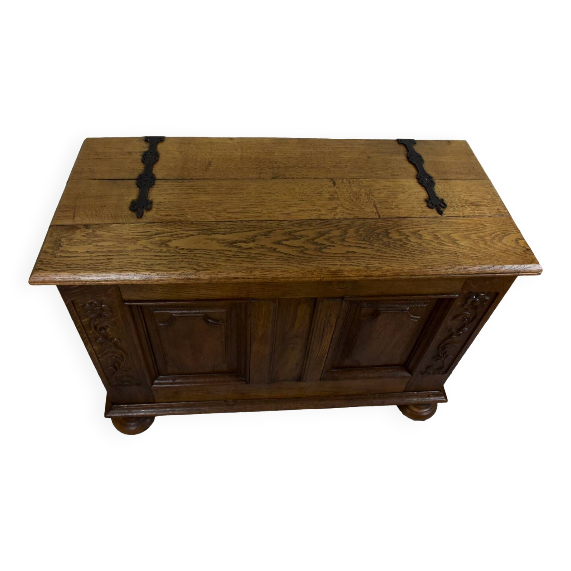 Coffre en bois rustique