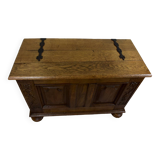 Coffre en bois rustique