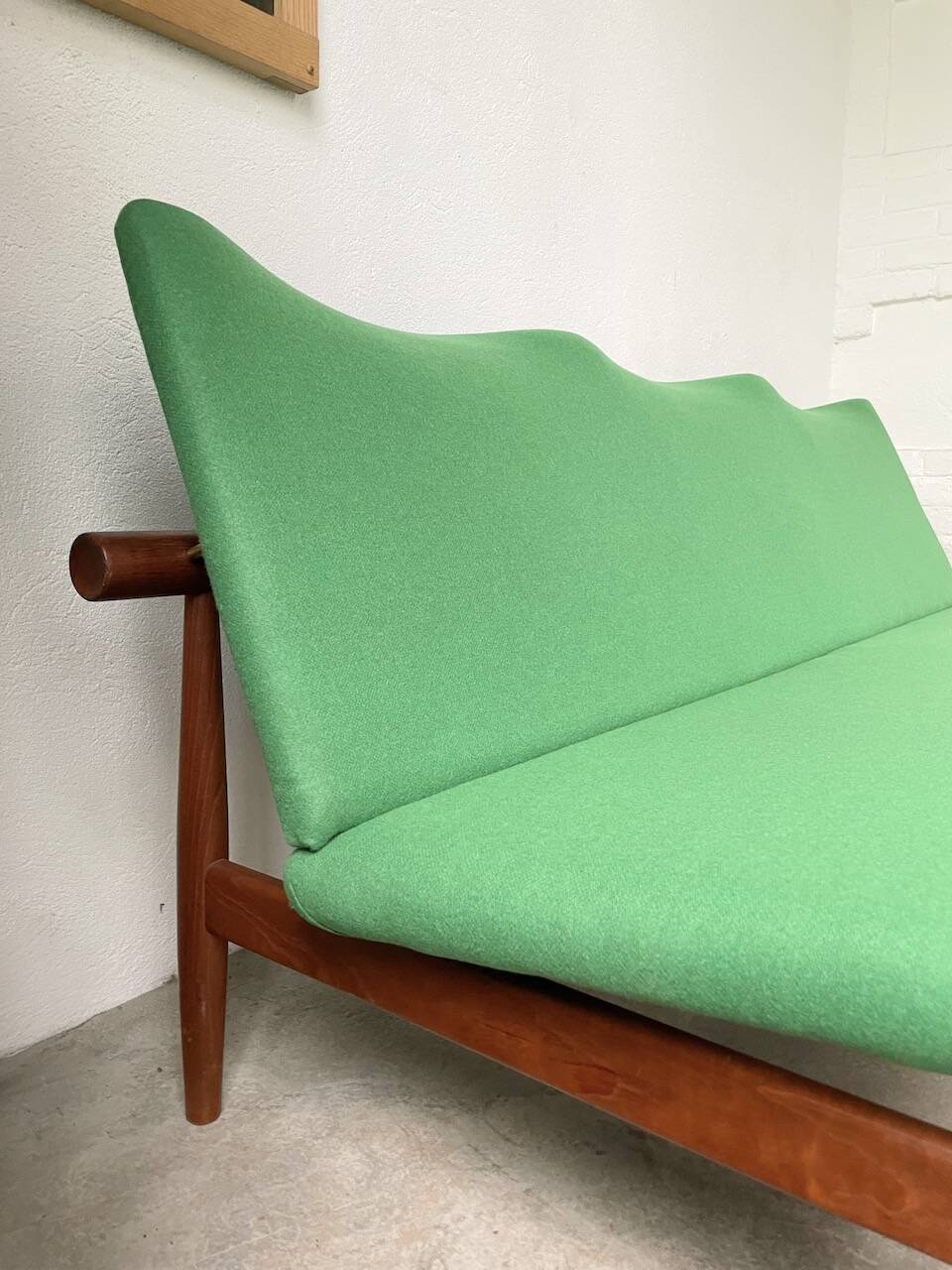 Finn Juhl three-seater bench “Japan” model France & Son