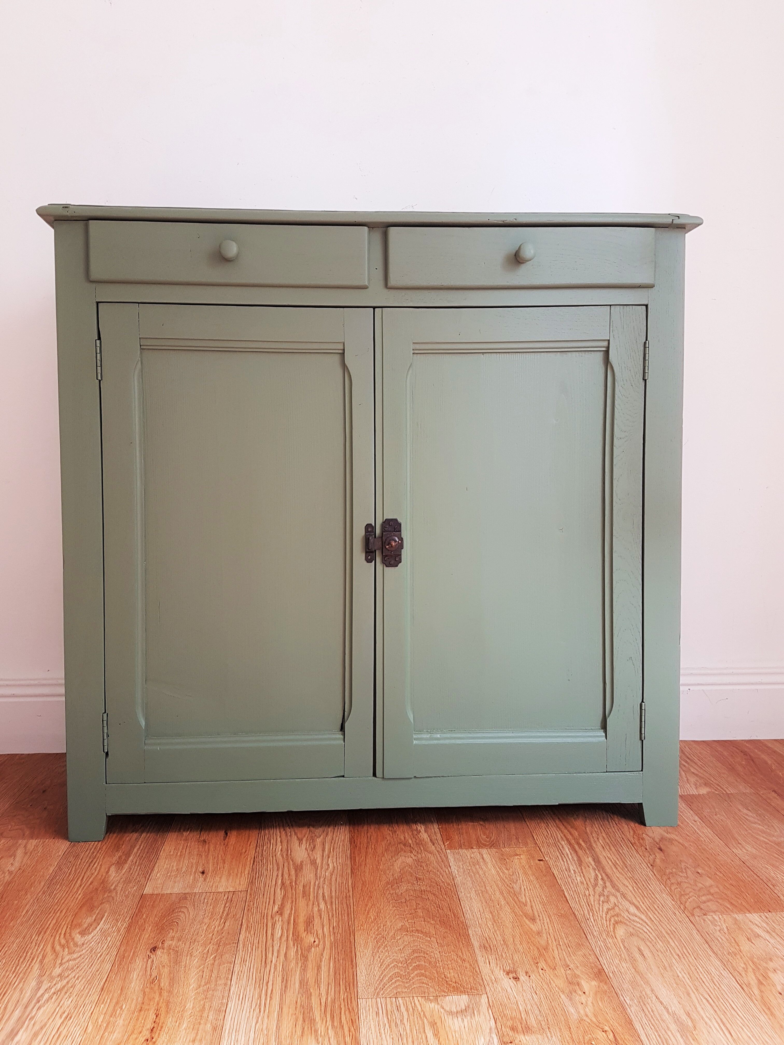 Buffet parisien vert végétal