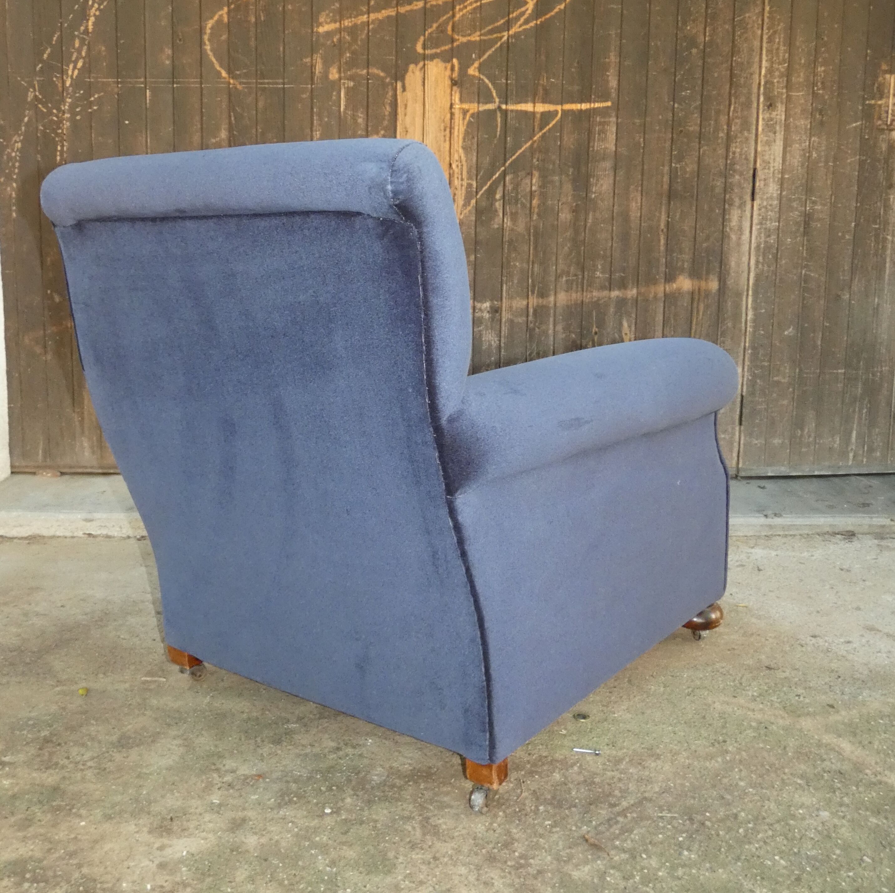 Club art deco blue armchair