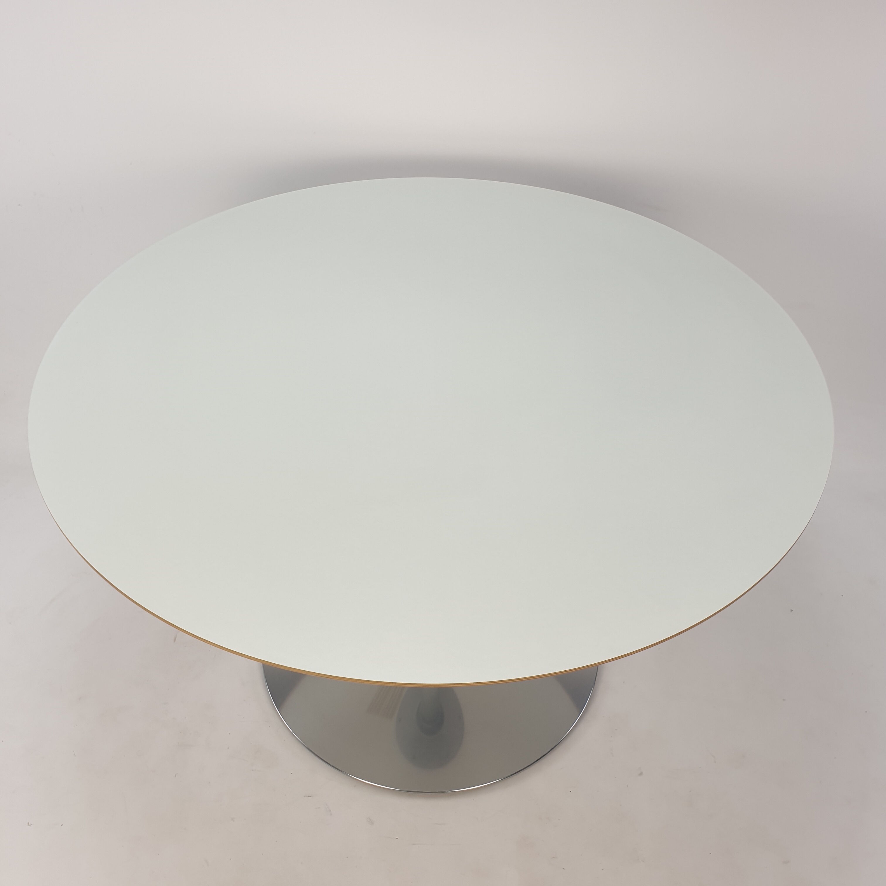 Round dining table by Pierre Paulin for Artifort, 1980