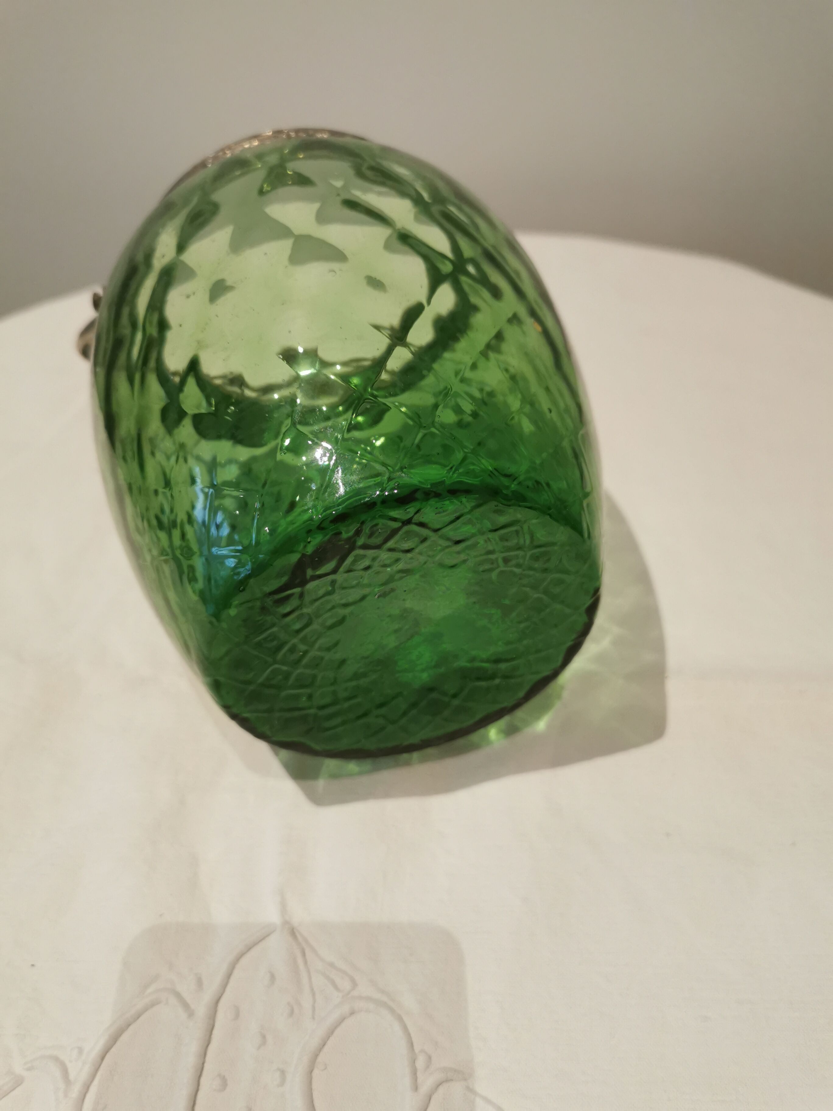 Pot en verre ou vase peint