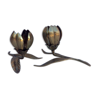 Lot of 2 brass flowers