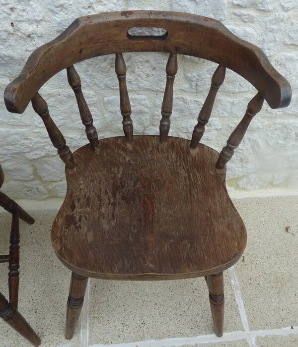 4 solid wood western-style "smoker's chairs" made of oak