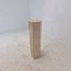Table d'appoint ou piédestal en travertin italien, années 1980