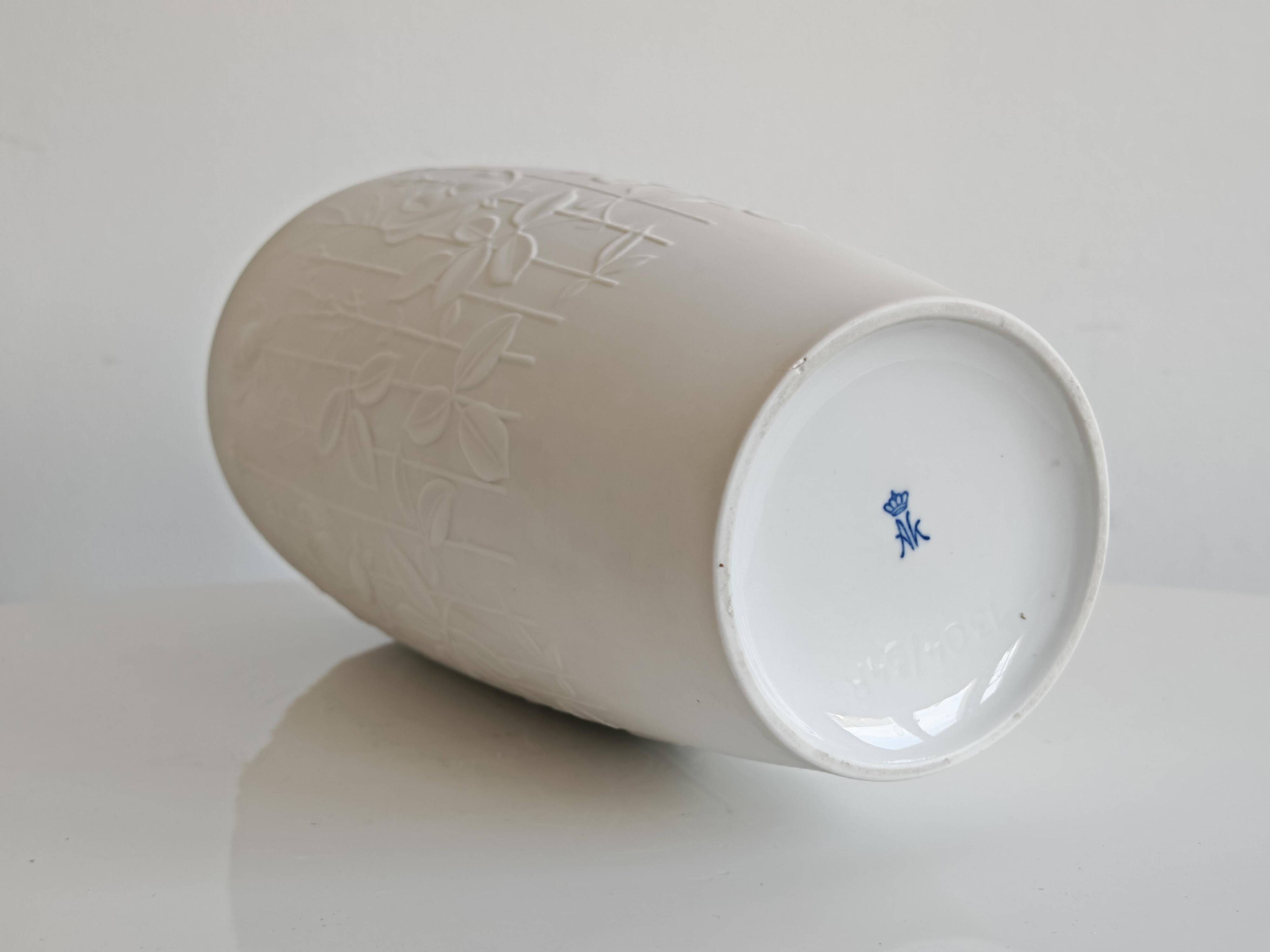 "Rosengarten" vase in biscuit porcelain by Alboth & Kaiser, mid-century.