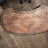 kidney-shaped coffee table