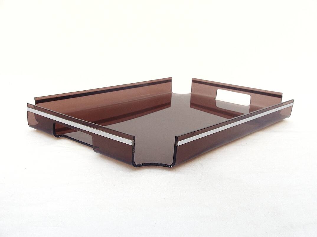 Plateau design 1970 en plexiglas fumé