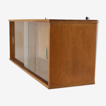 Hanging wooden display case, vintage 50/60