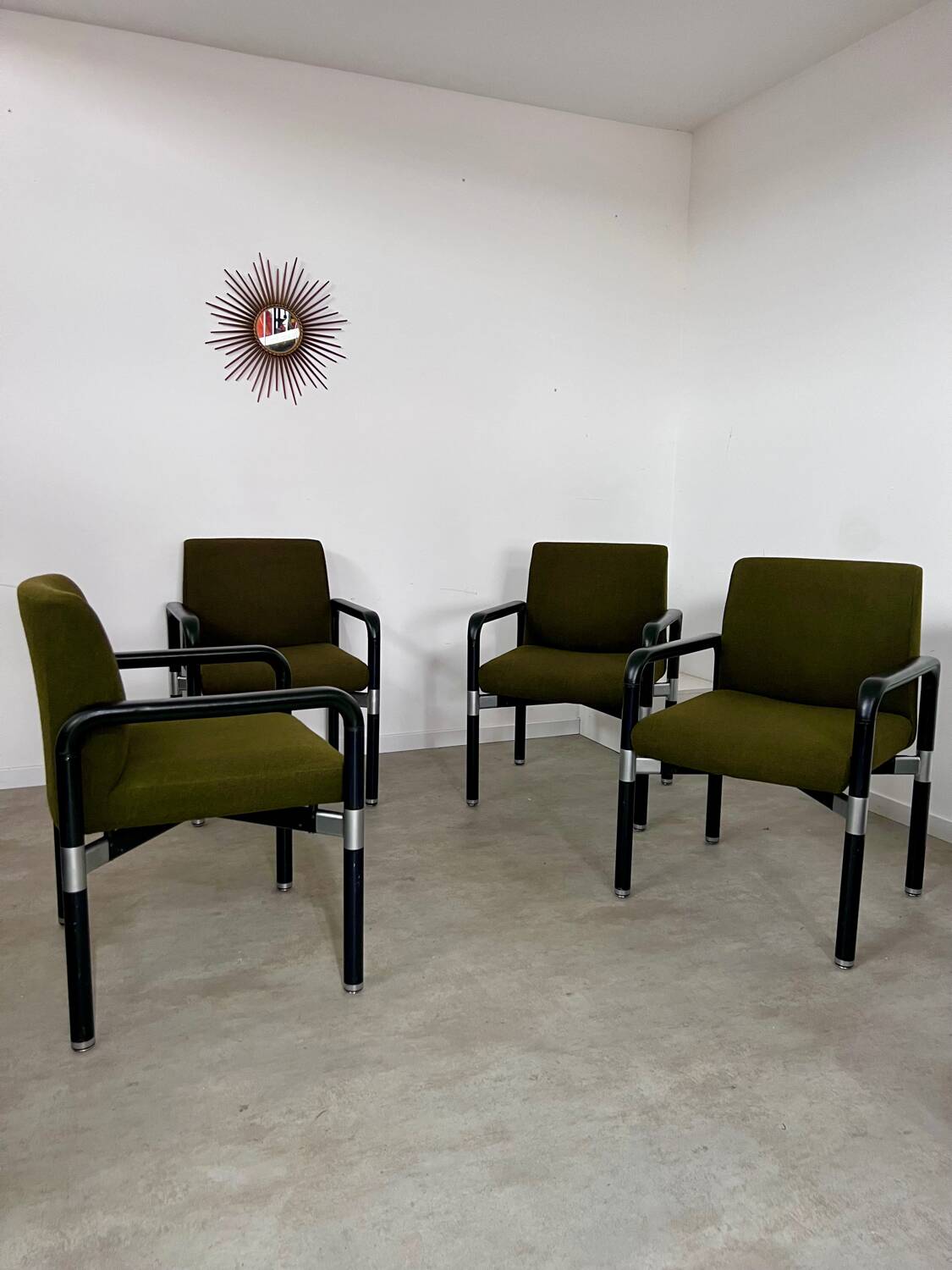 Lot de 4 chaises fauteuils design années 80 Wilkhahn métal et tissu vintage
