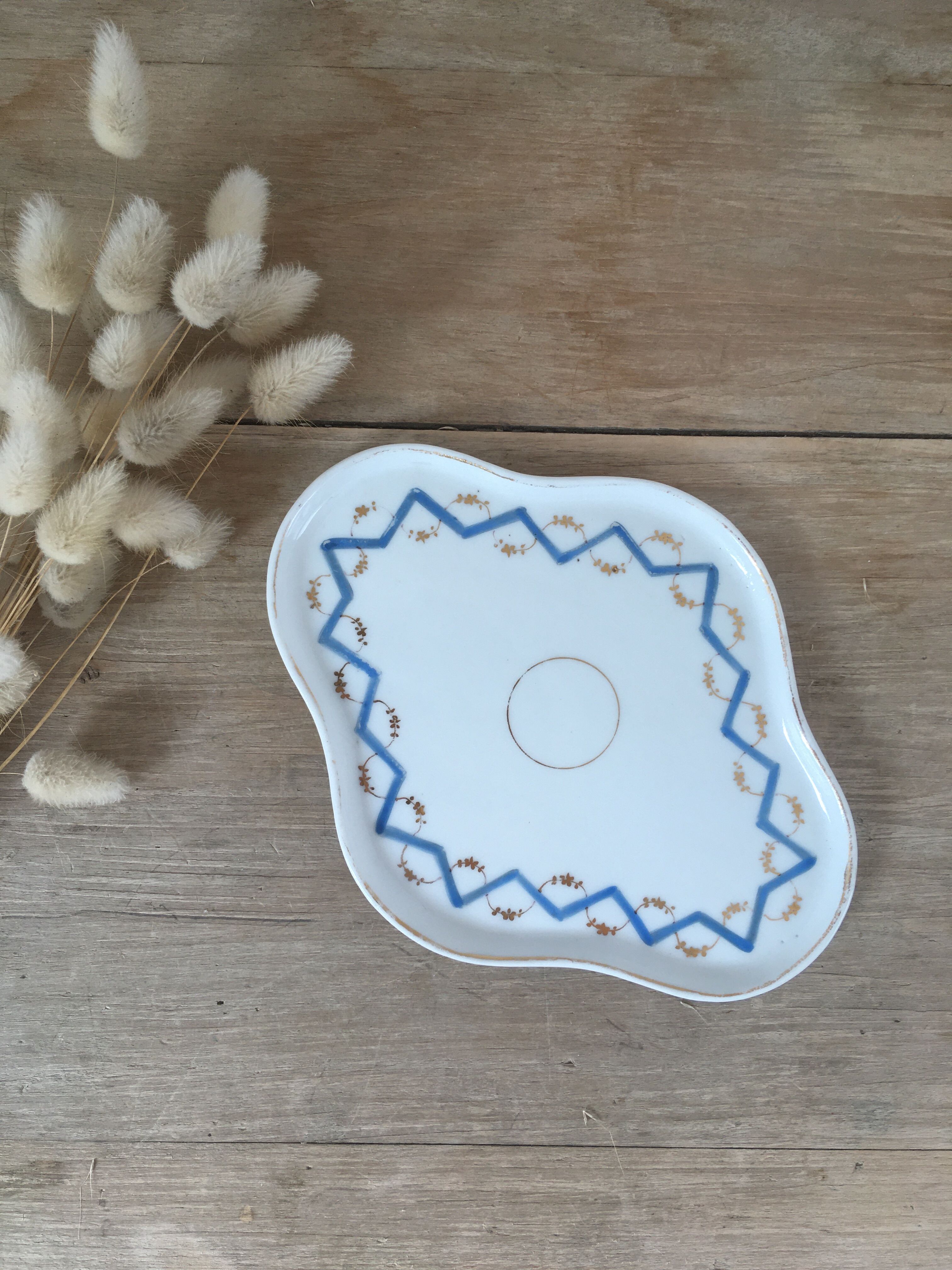 Blue & white pocket trays