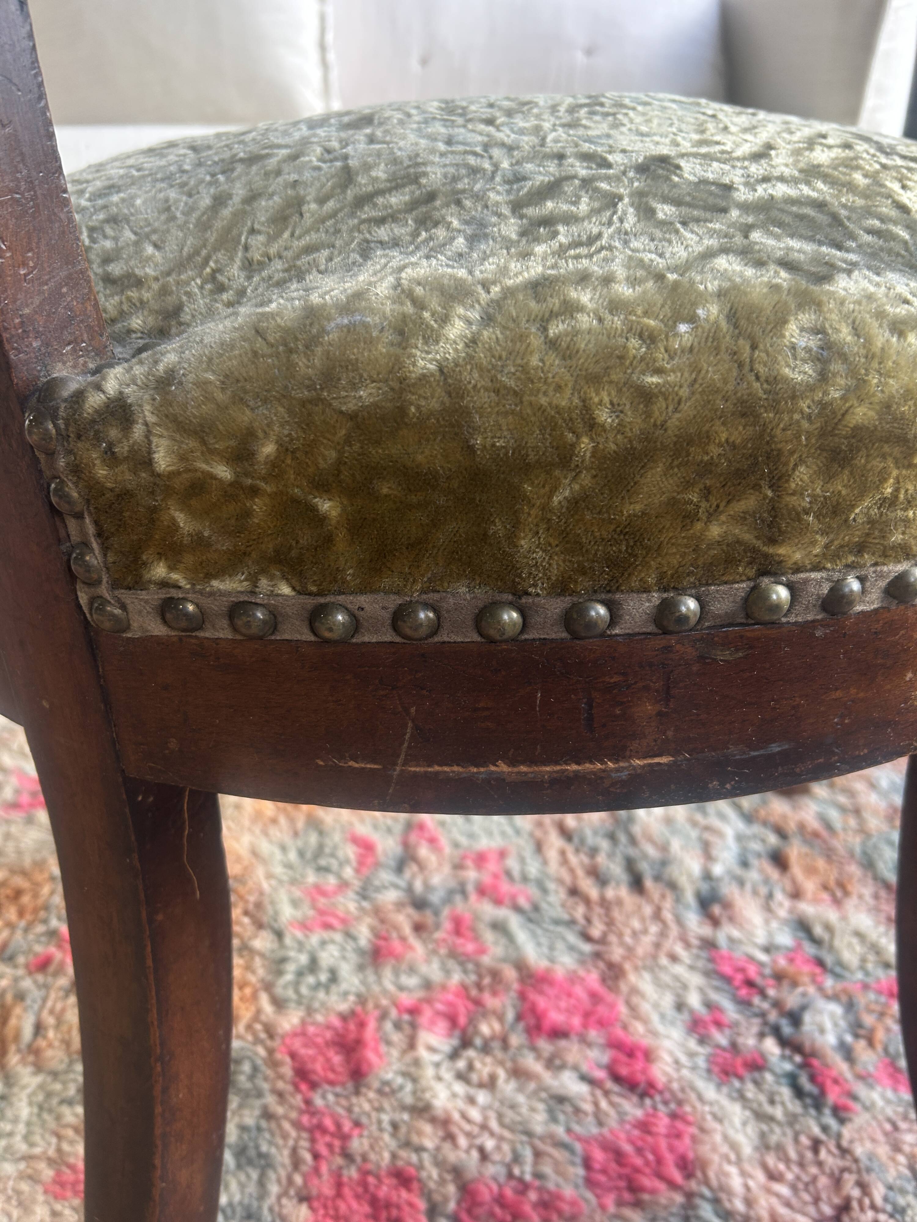 Restoration period armchair in solid walnut – France, circa 1820-1830