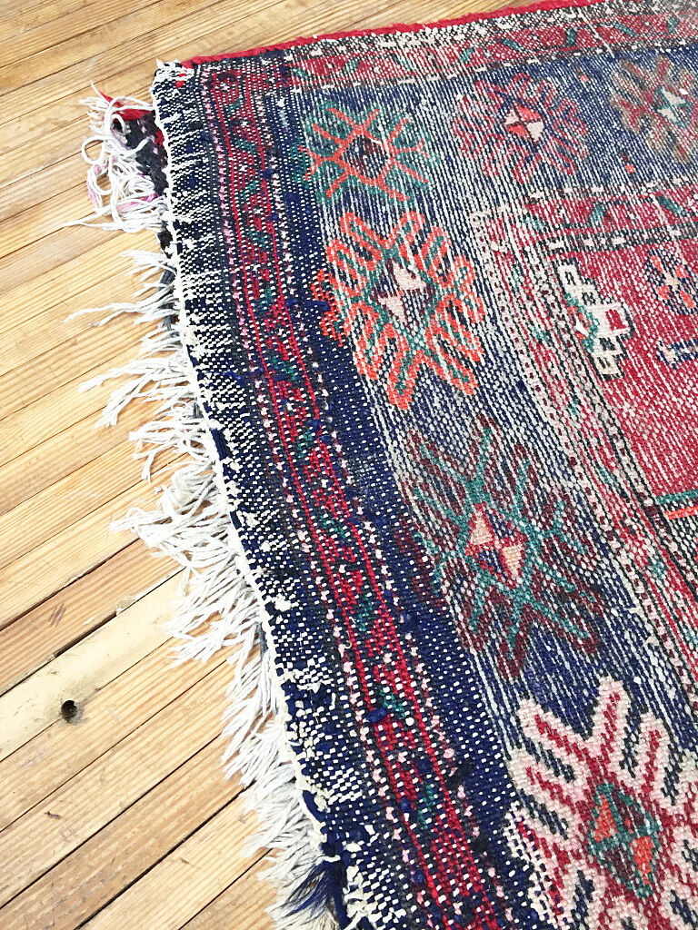 Hand knotted Persian rug - 210x126cm