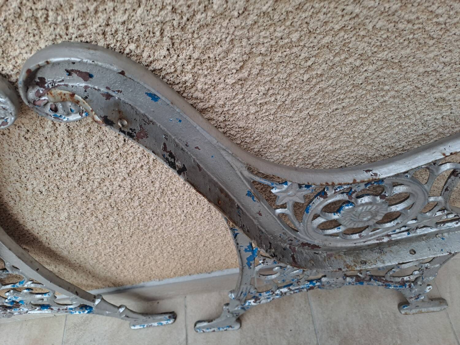 Paire de pieds de banc en fonte