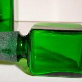 Duo de flacons-carafes en verre vert vintages