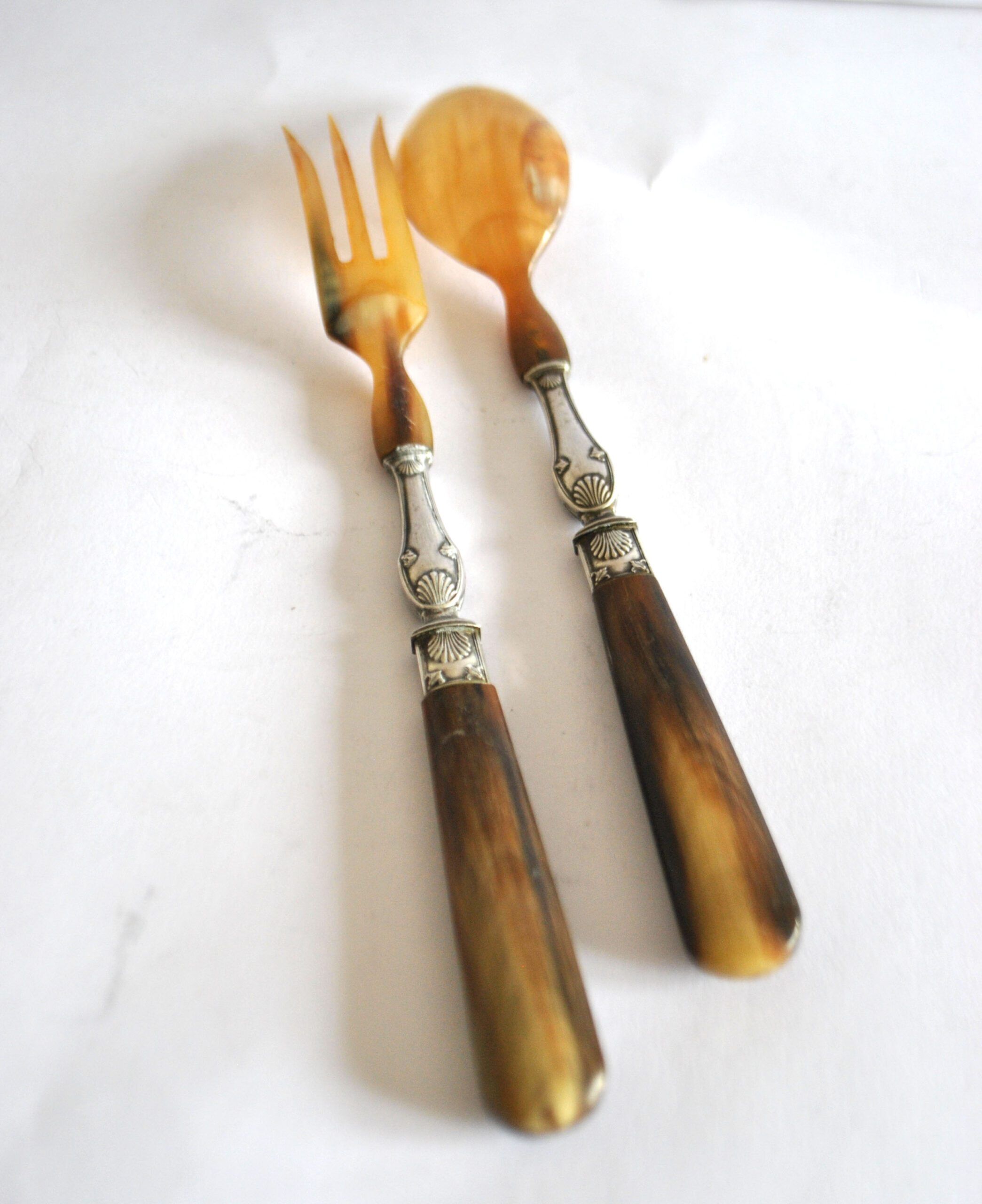Antique horn salad cutlery – shell decoration 1900