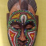 Masque africain avec perles