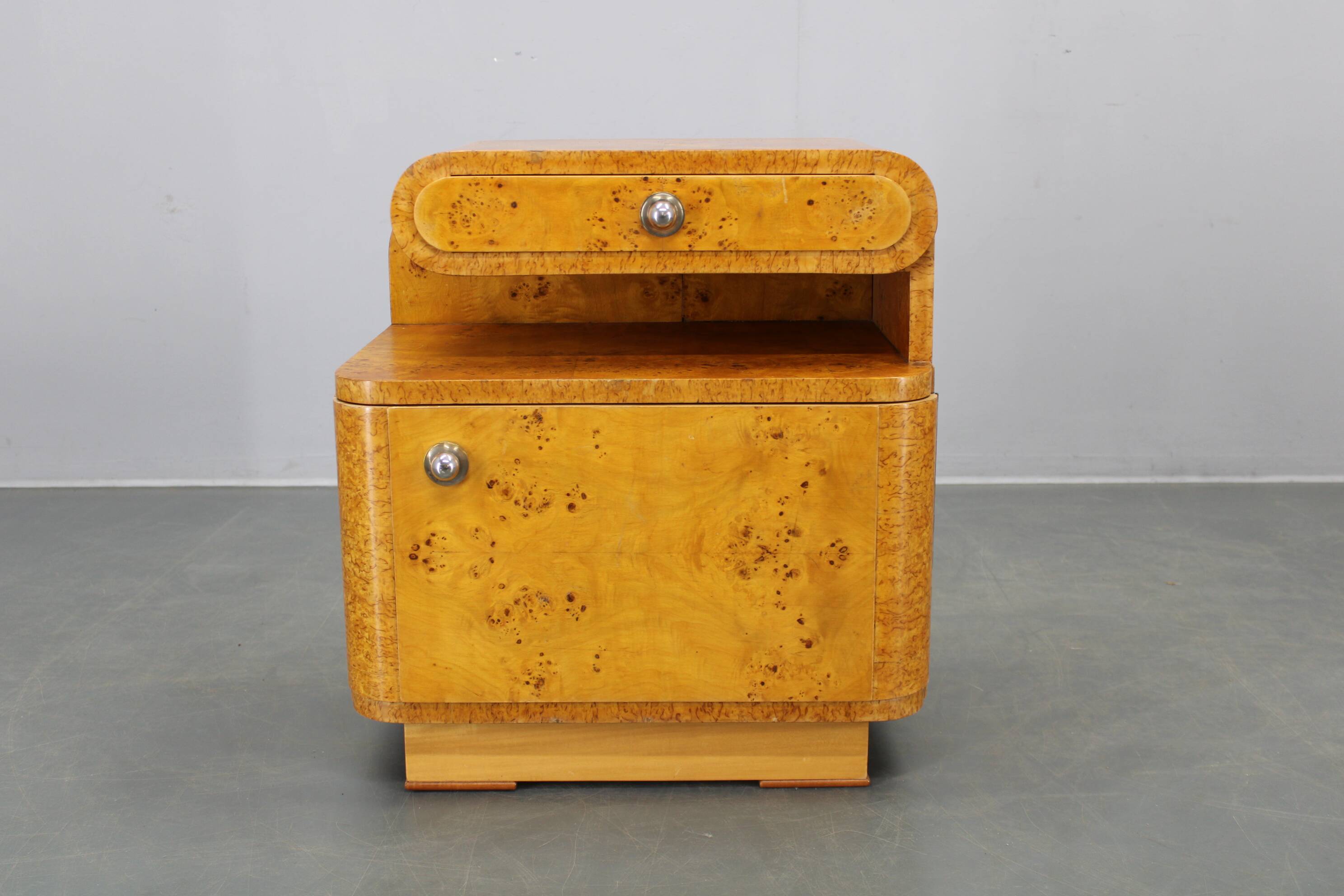 Pair of Art Deco burl wood nightstands, Czechoslovakia, 1940s