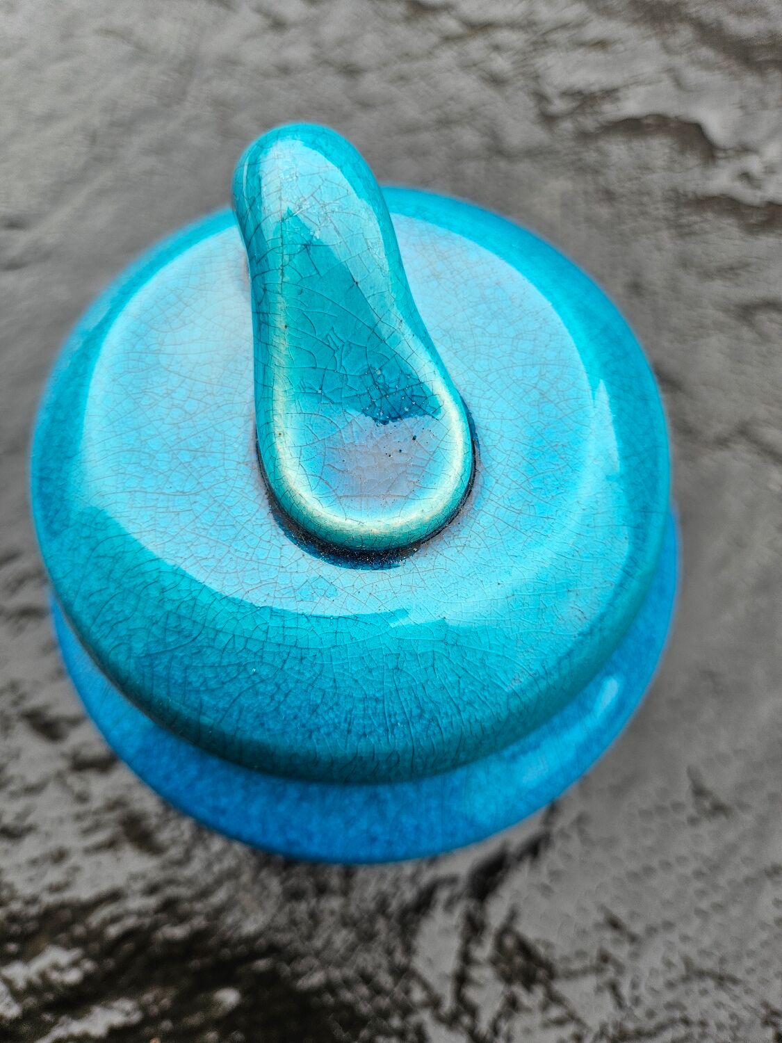 Covered pot/candy dish "duck"