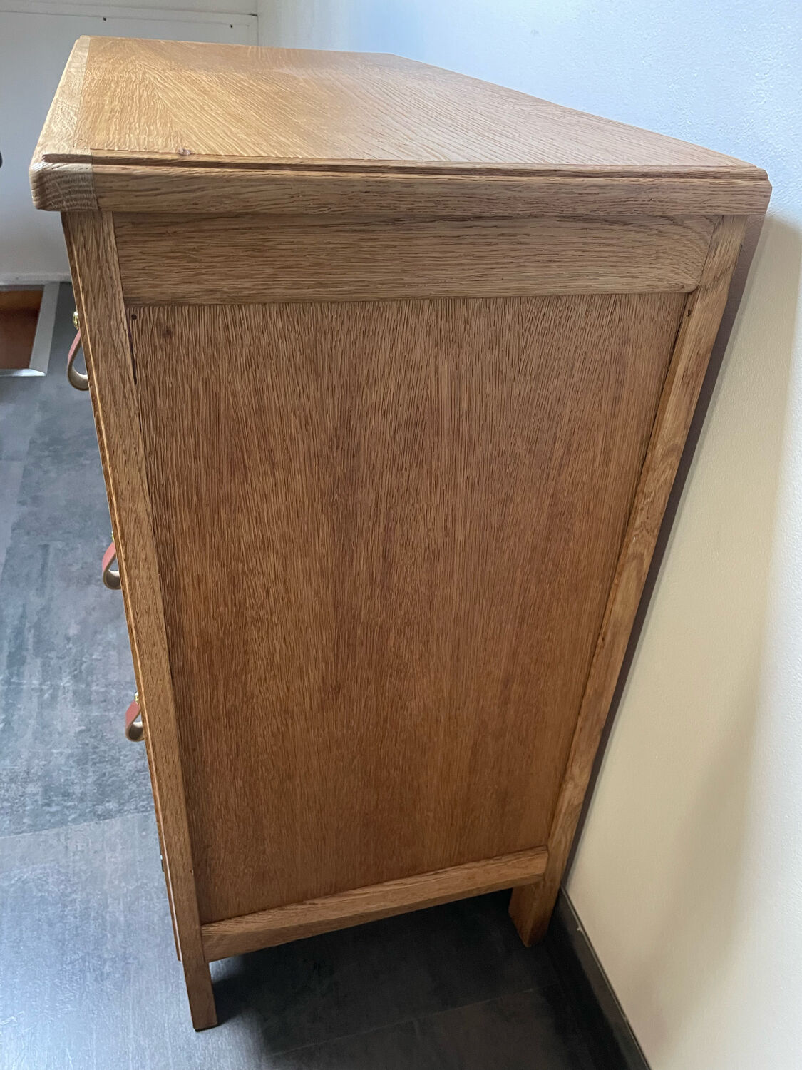 Chest of drawers in chene