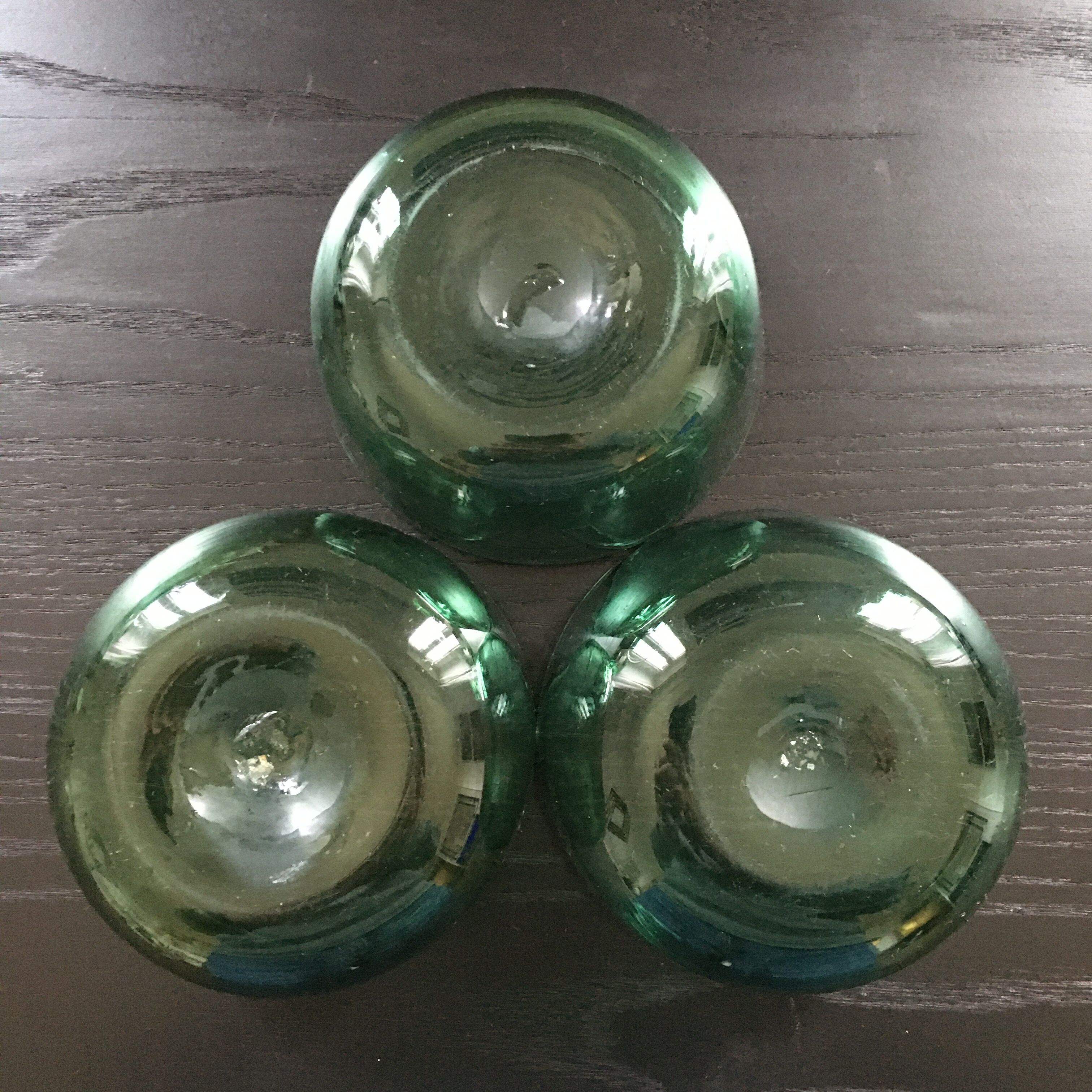 Lot 3 green glass cups