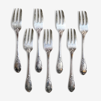 7 silver metal dessert forks