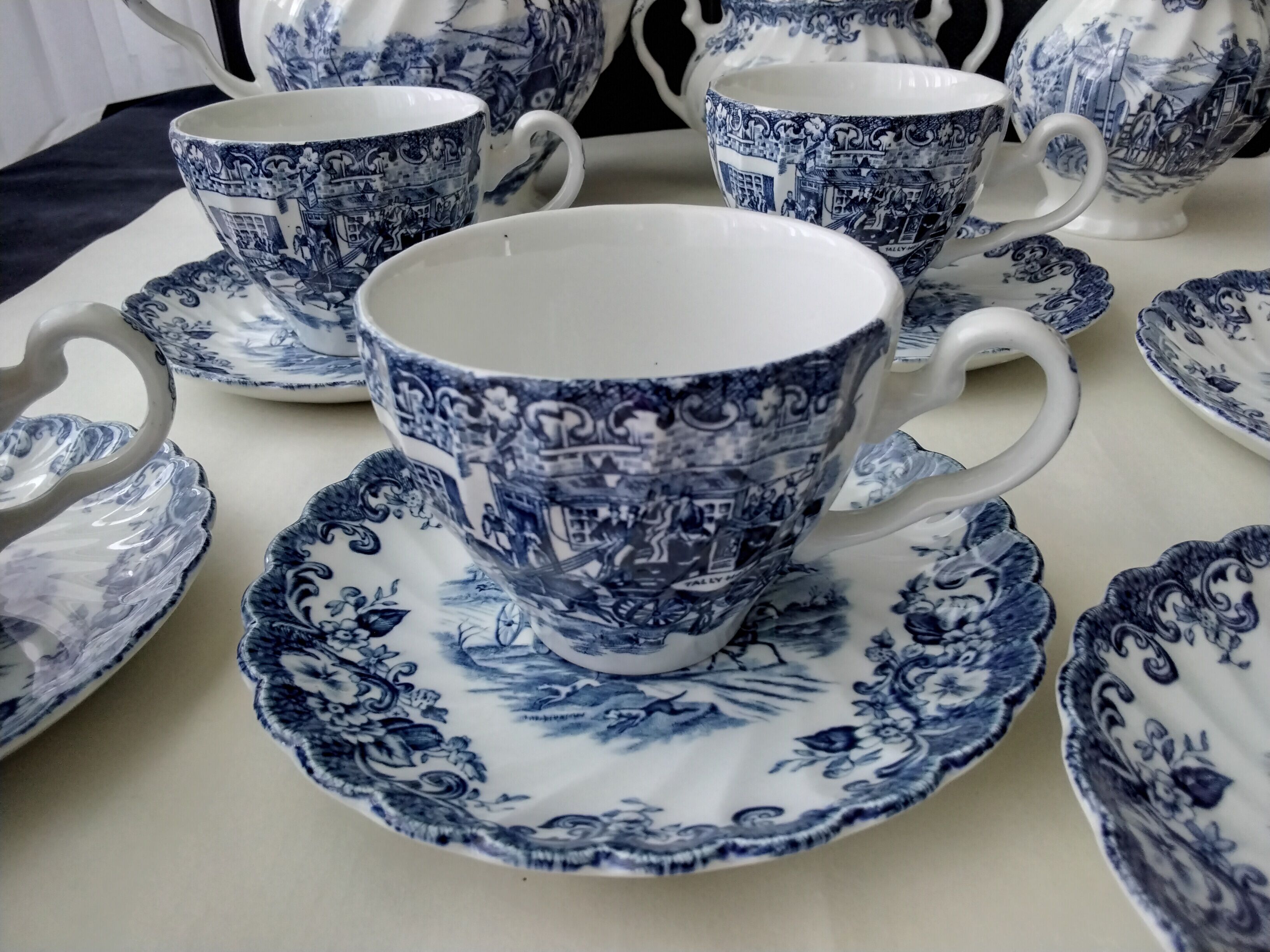 Tea service 6 people Johnson Bros Coaching Scenes