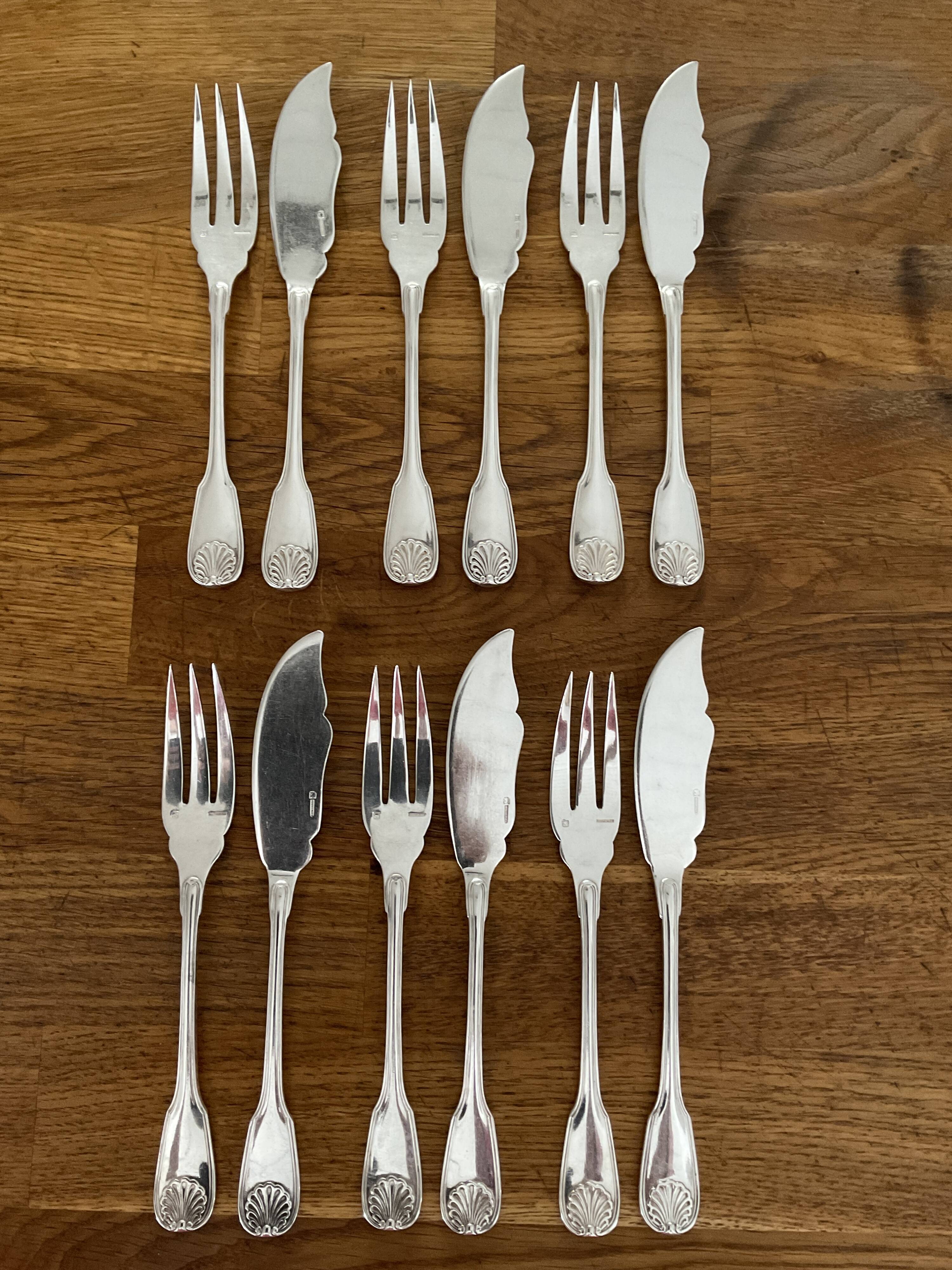 Set of 12 fish cutlery. Model Shell BOULENGER