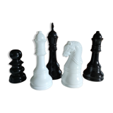 5 black and white ceramic chess pieces