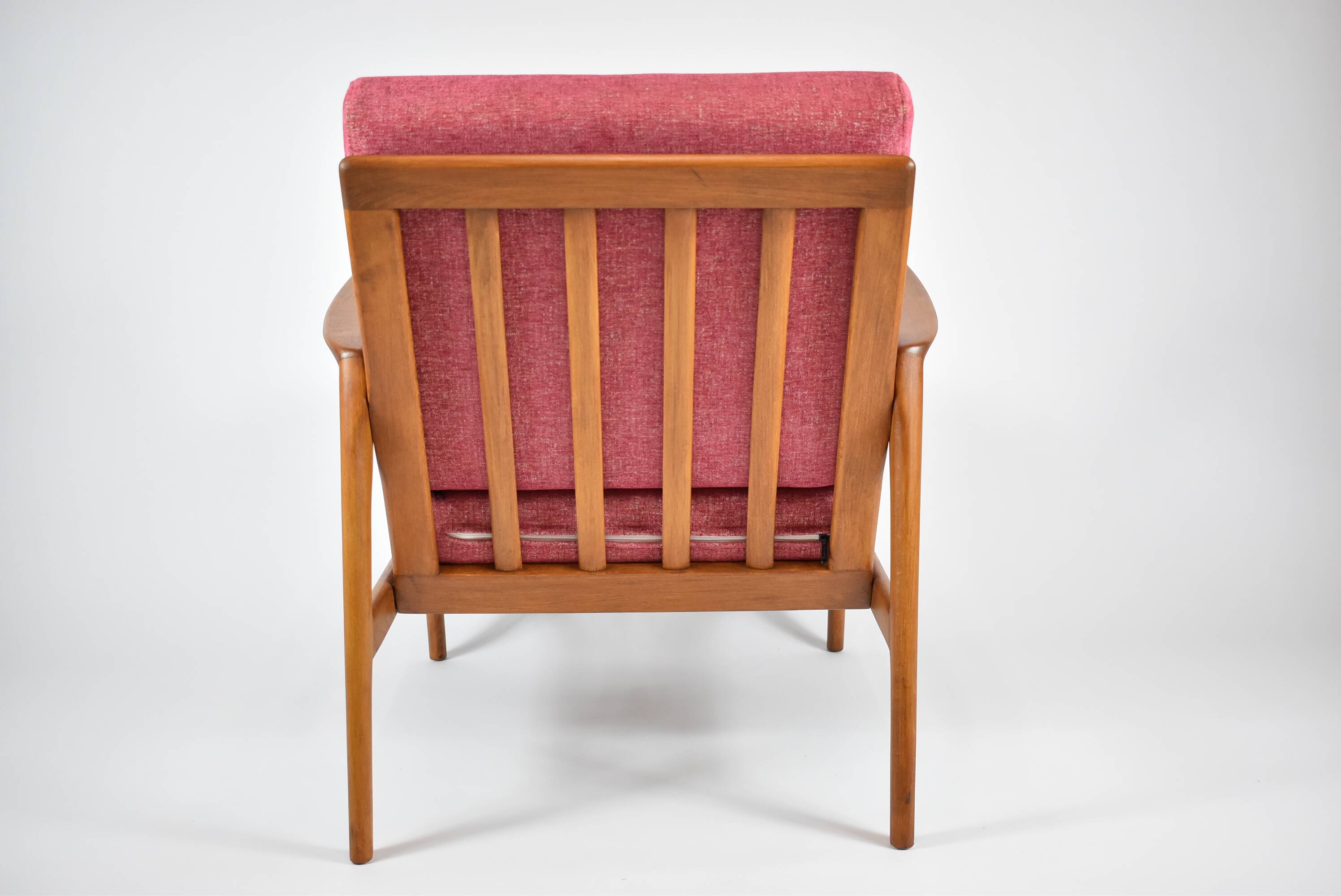 Original scandinavian armchair Stefan, restored, 1960s icon, pink