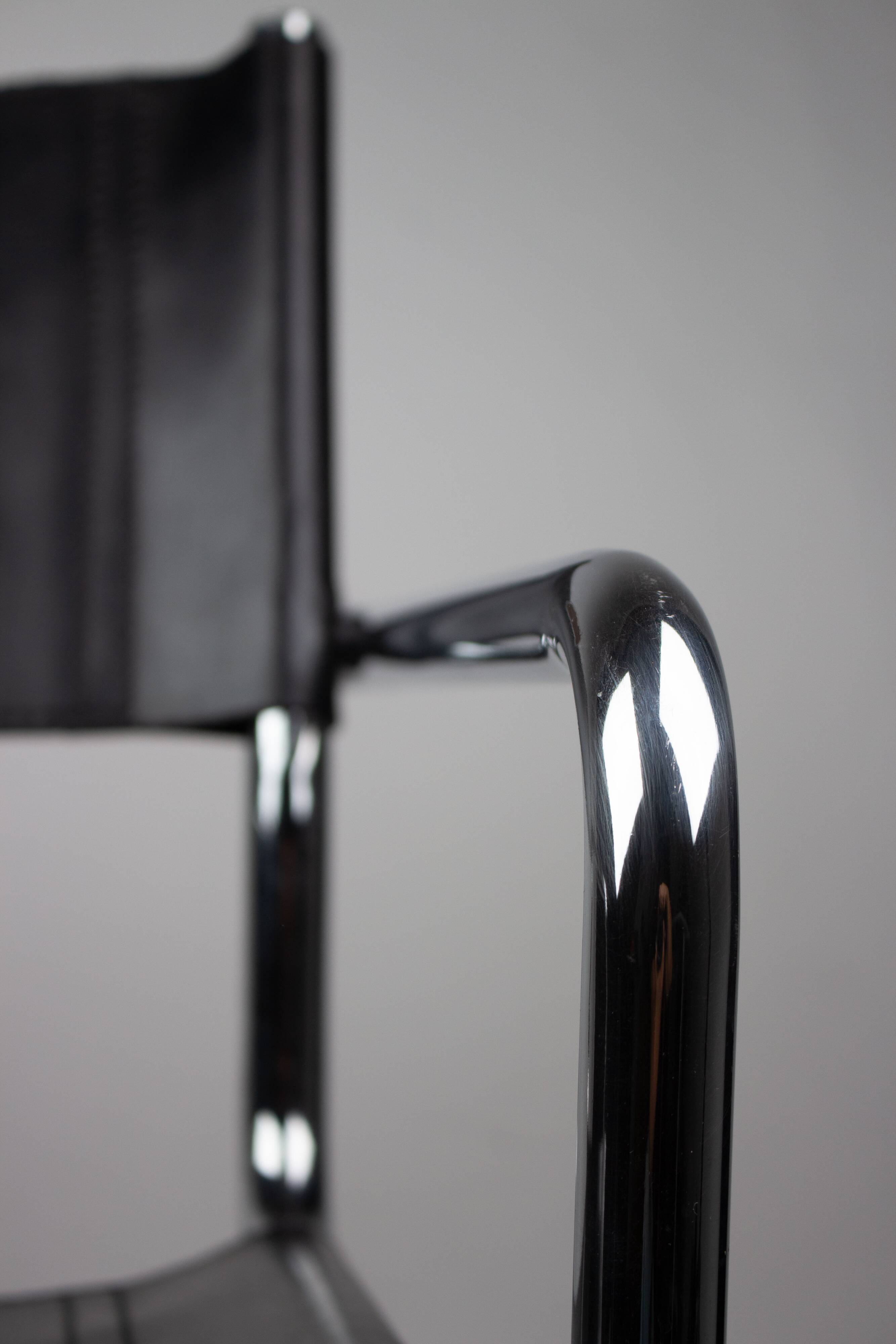 Pair of Matteo Grassi MG5 chairs in black leather and chrome