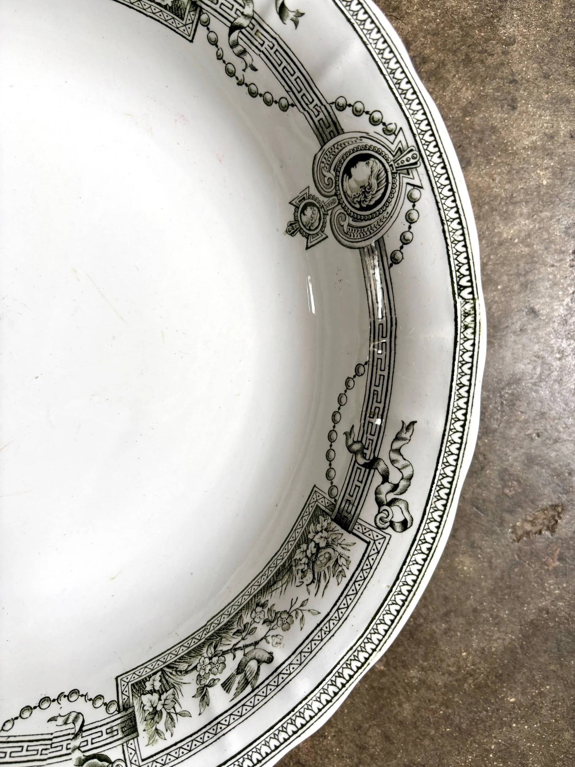 Round hollow dish in ironstone St Amand and Hamage, "Medallion" service