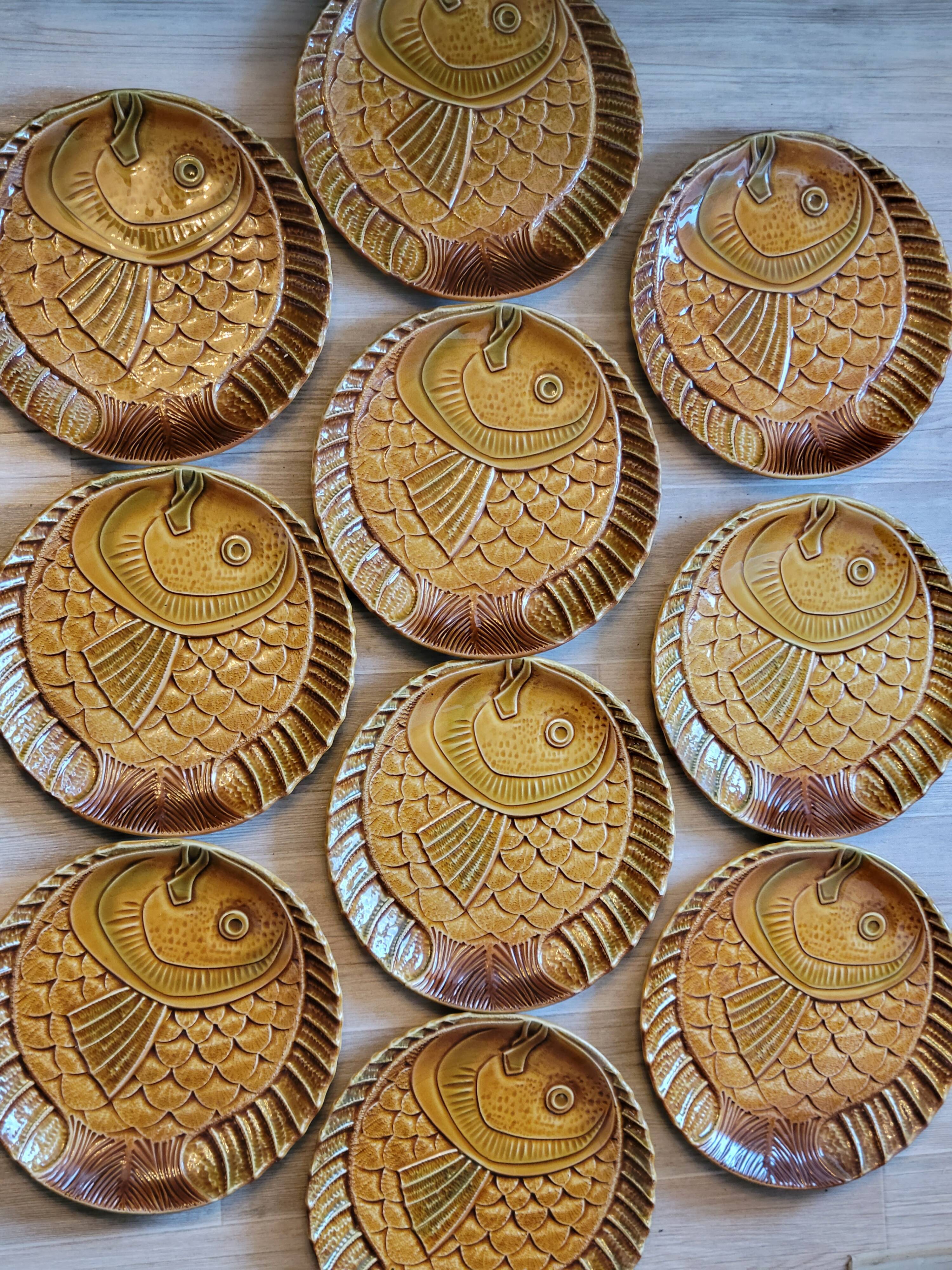 10 flat plates fish décor in vintage Sarreguemines slip