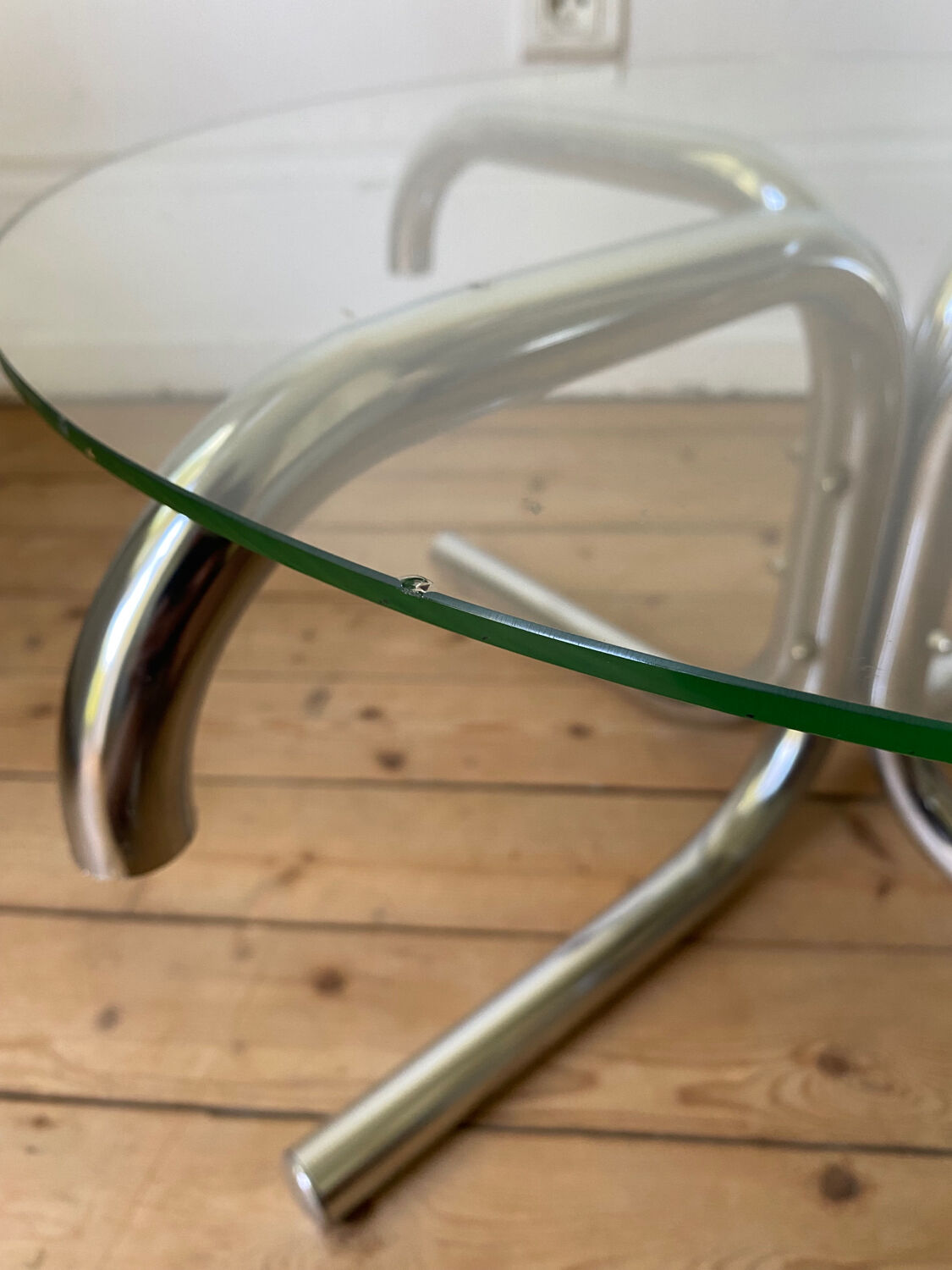 Vintage round tubular coffee table 1970