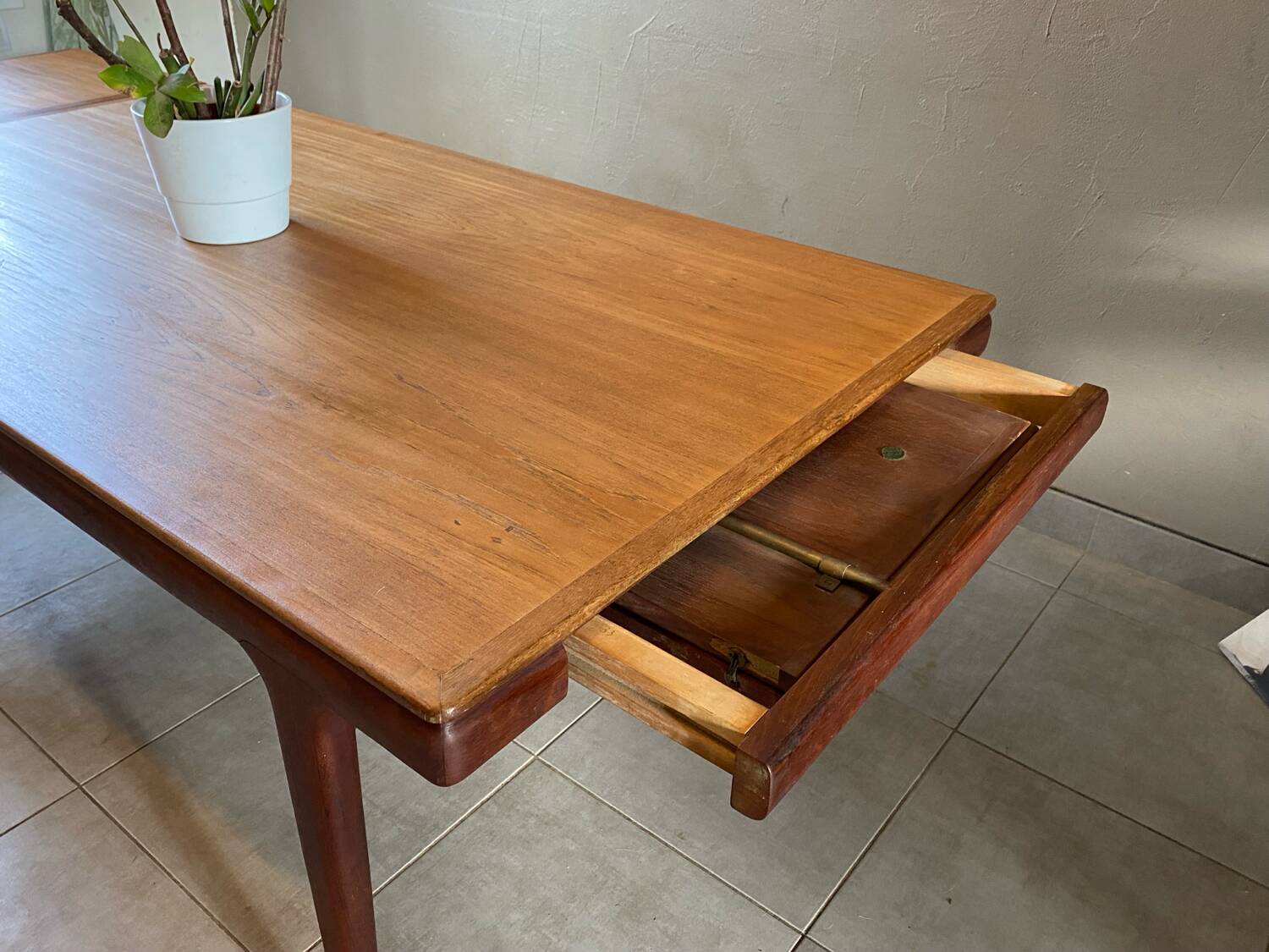 Vintage extendable teak table