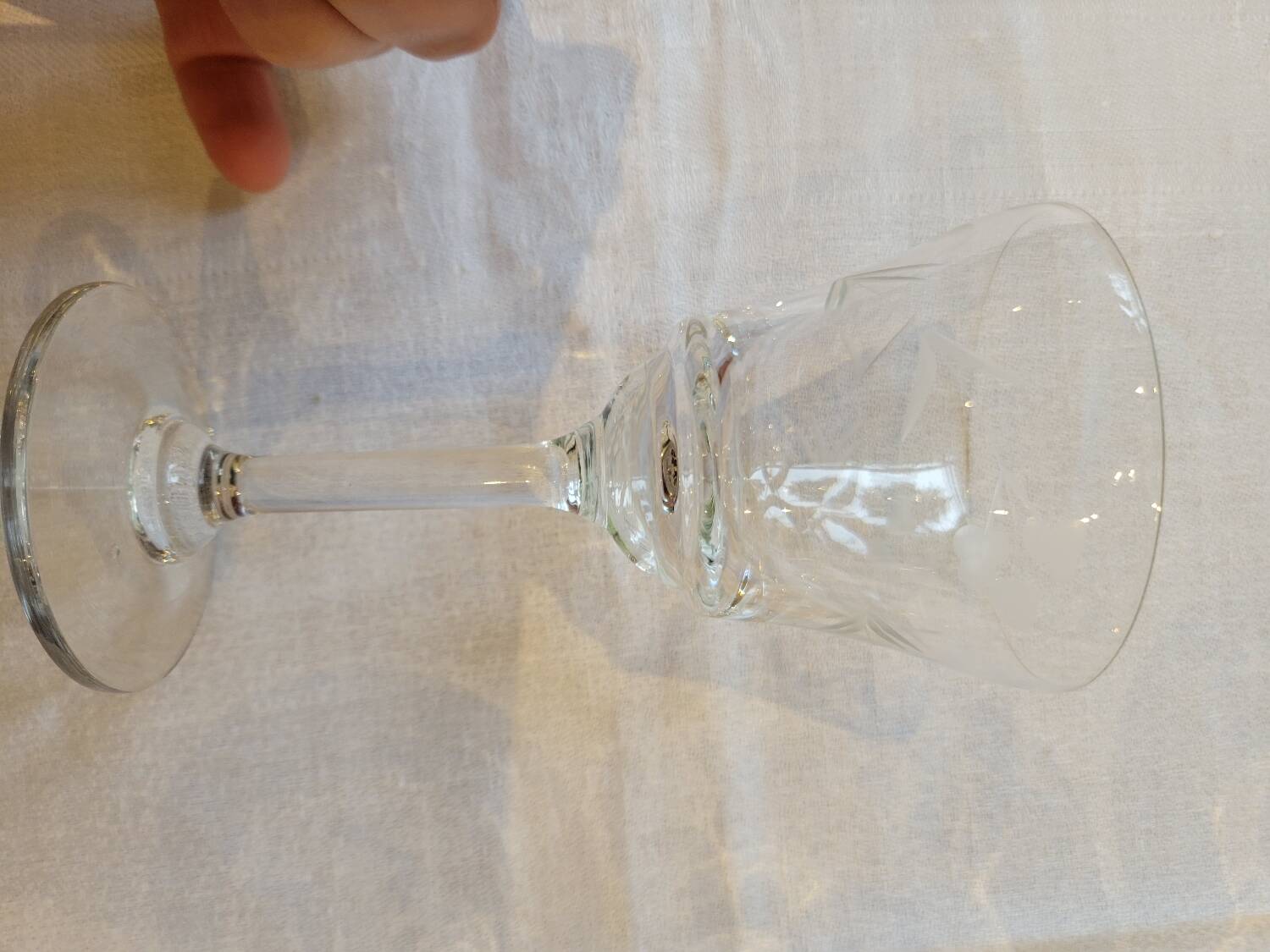 12 crystal wine glasses engraved with floral patterns