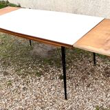 Table with undue extensions