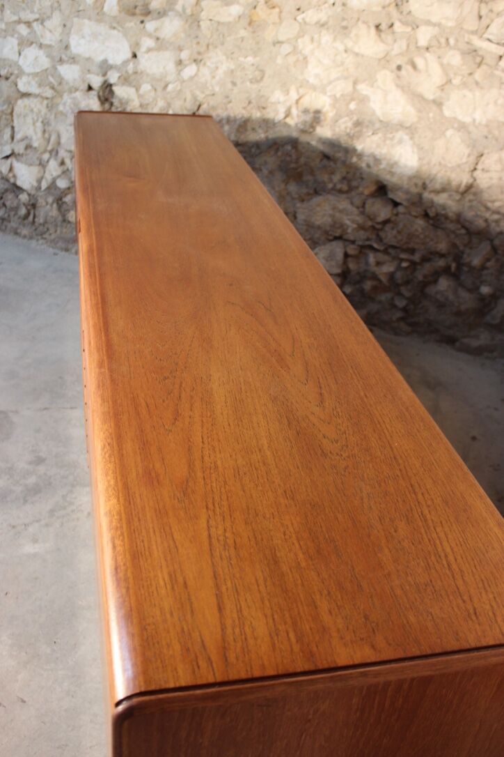 Sideboard vintage in teak and Rosewood, Scandinavian style by White & Newton