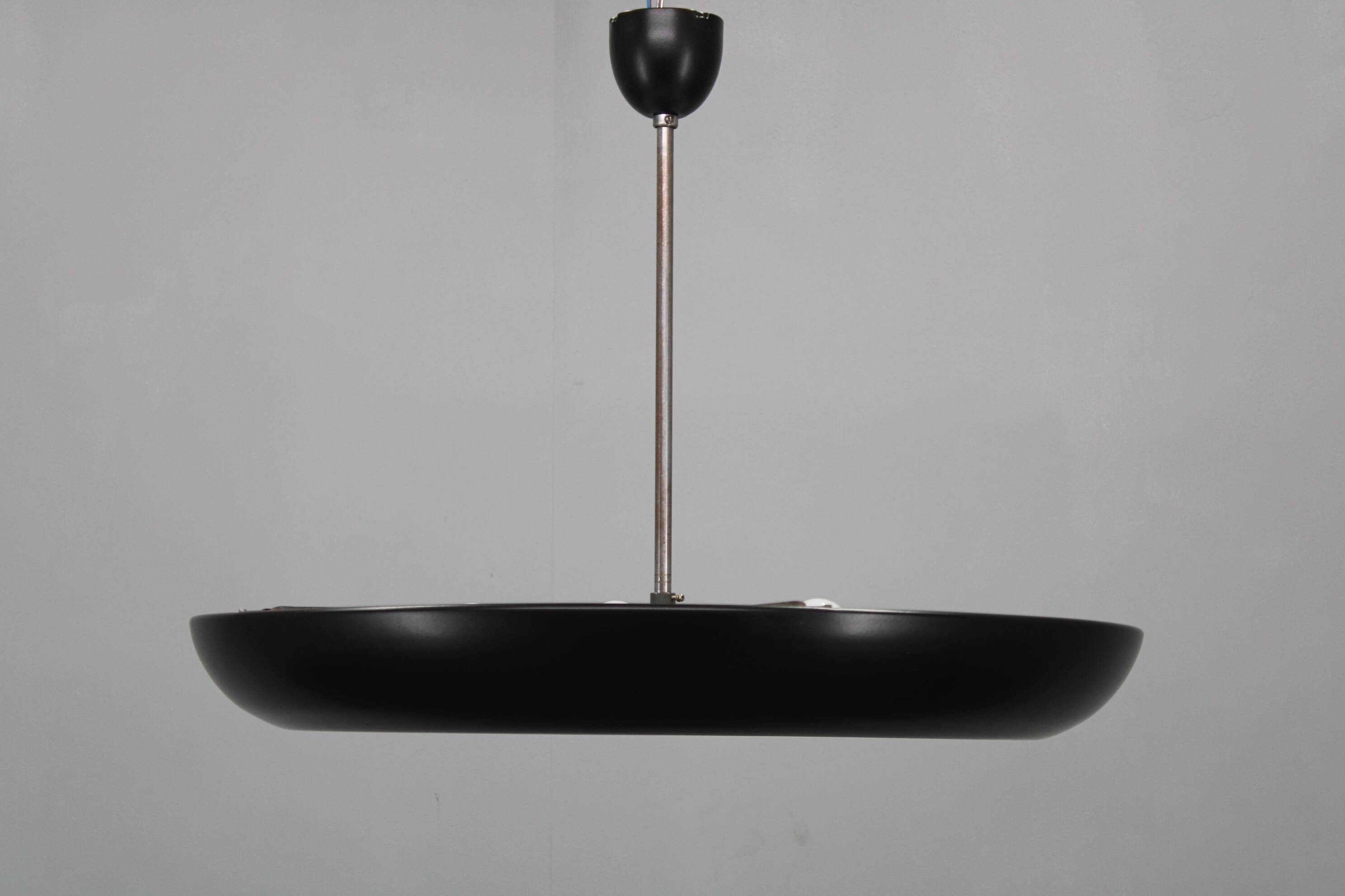 Suspension Bauhaus "OVNI" par Josef Hurka pour Napako, Tchécoslovaquie, années 1940