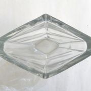 Vase en cristal, relief triangles