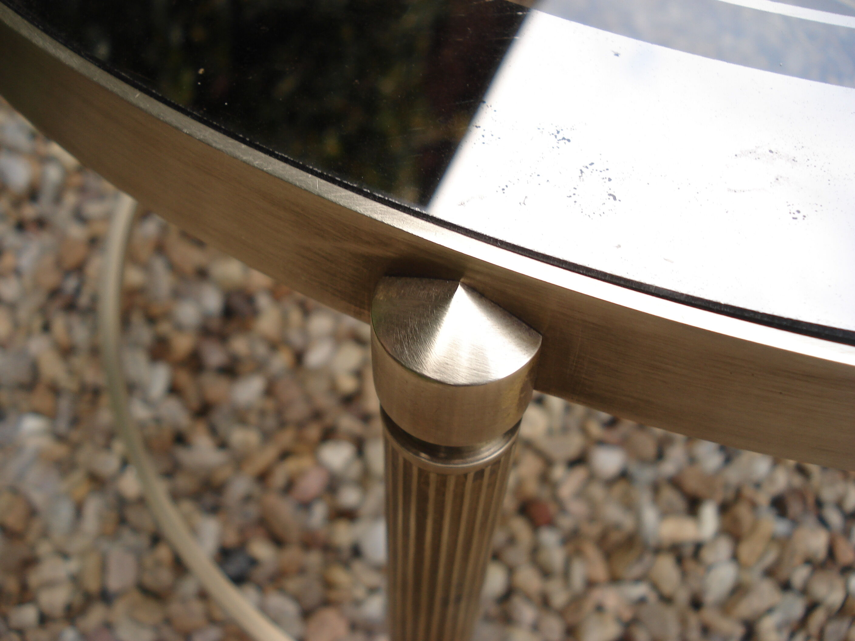 ROUND COFFEE TABLE IN VINTAGE BRASS 1960