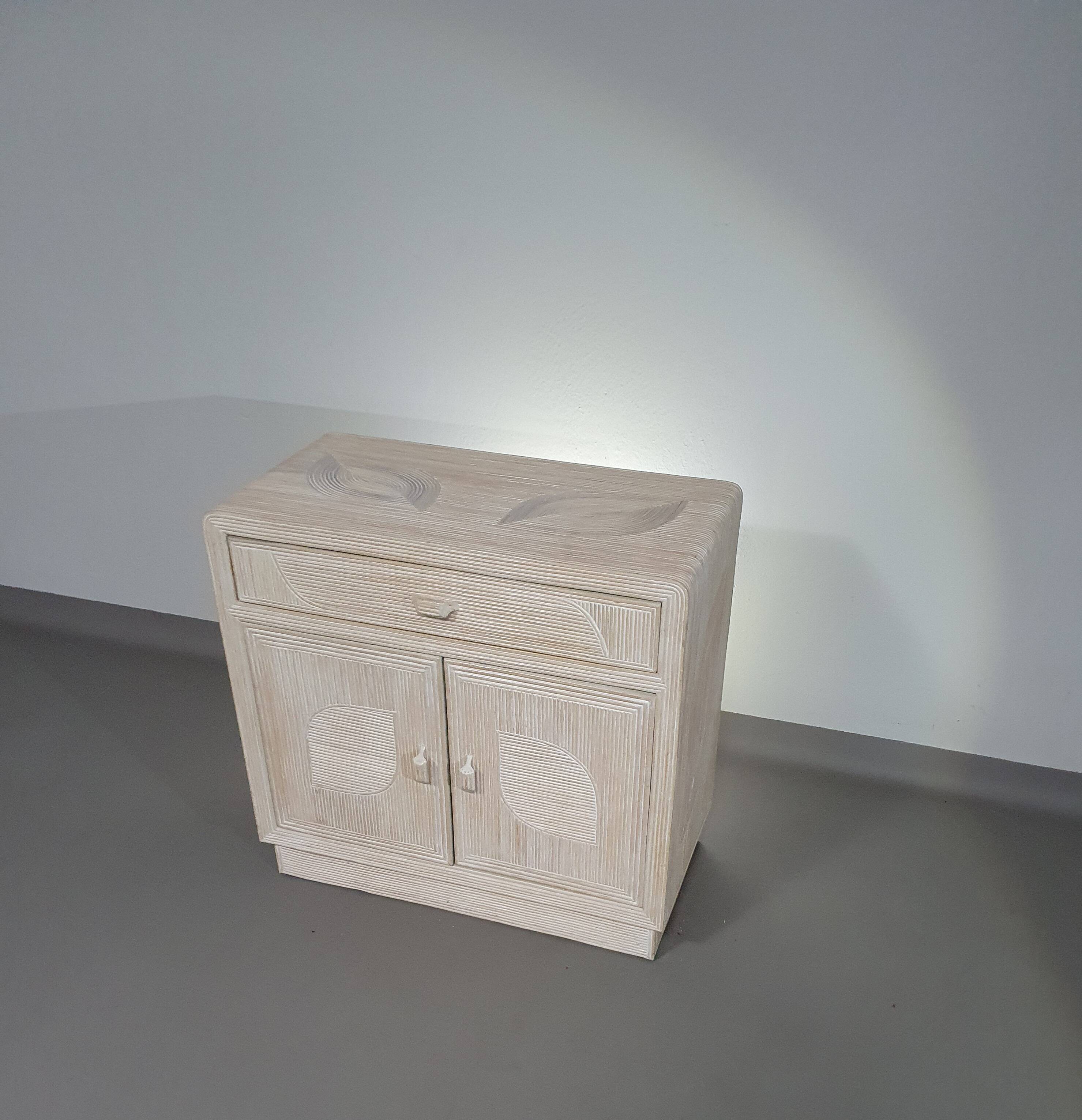 Split reed side board/cabinet 80 x 80 x 40 cm