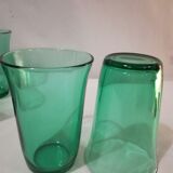 Set of 16 green glass