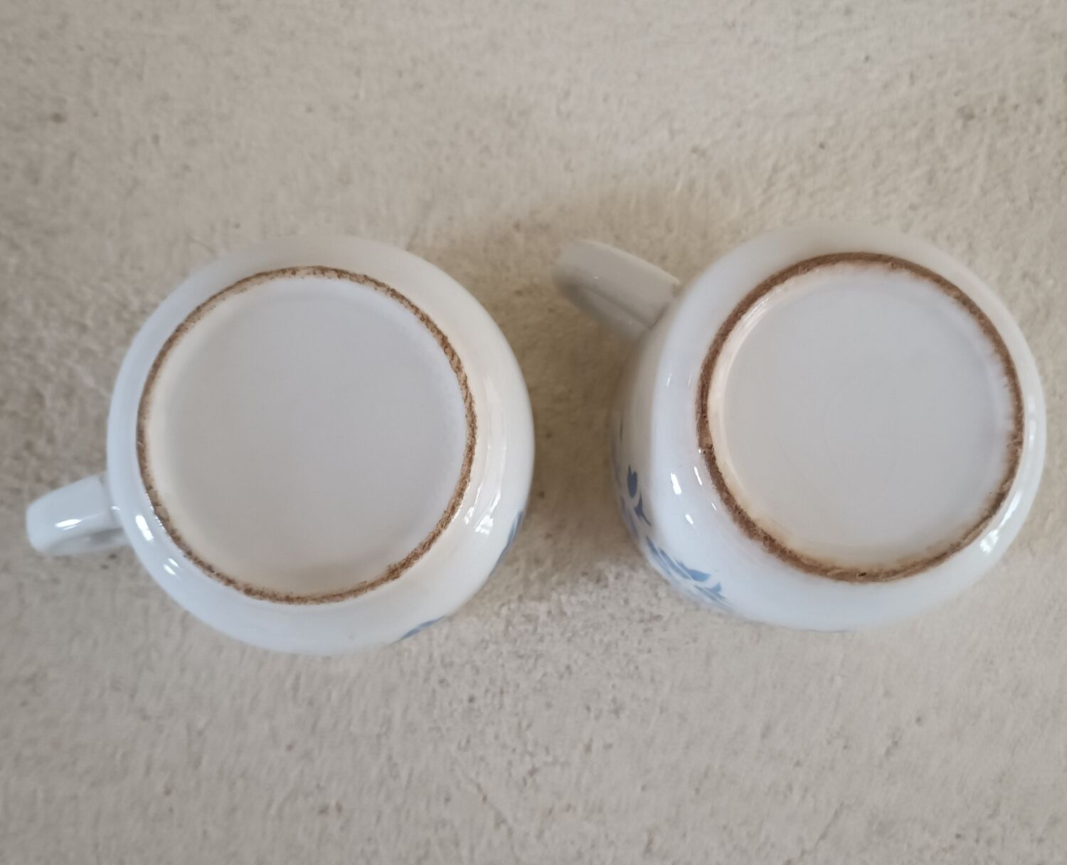 Set of 2 cups and an sugar bowl in iron earth