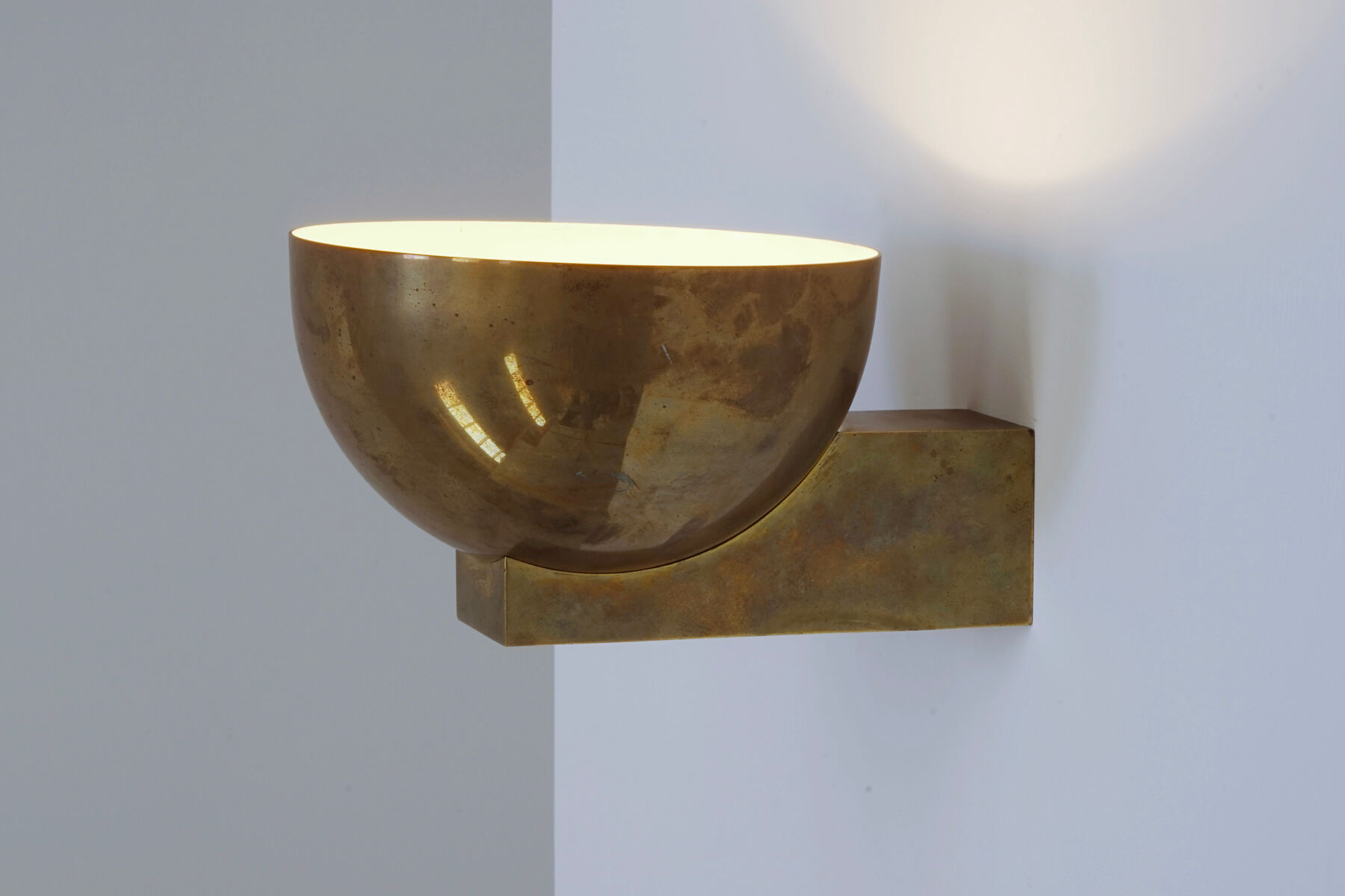 Modernist art deco brass wall lamp circa 1930