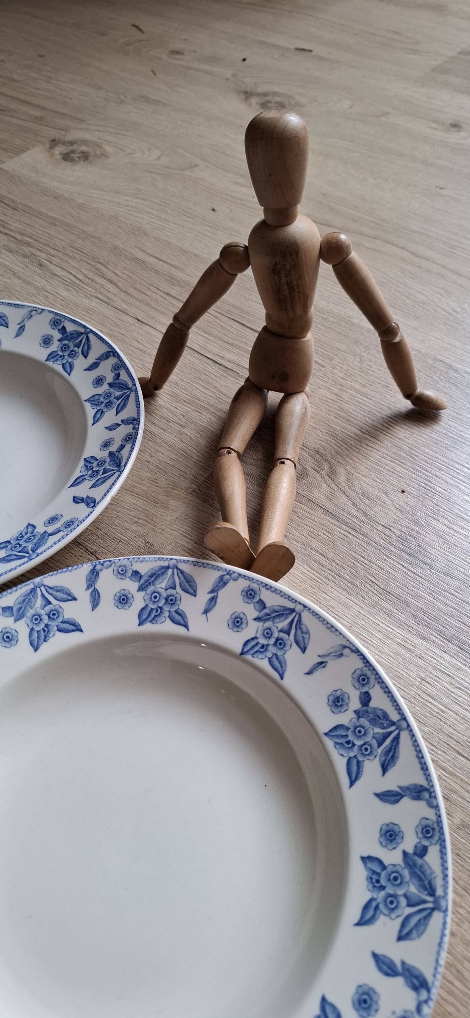 Set of 4 Dux Boch blue soup plates