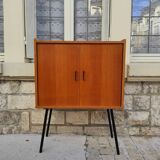 Piece of furniture feet metal compass